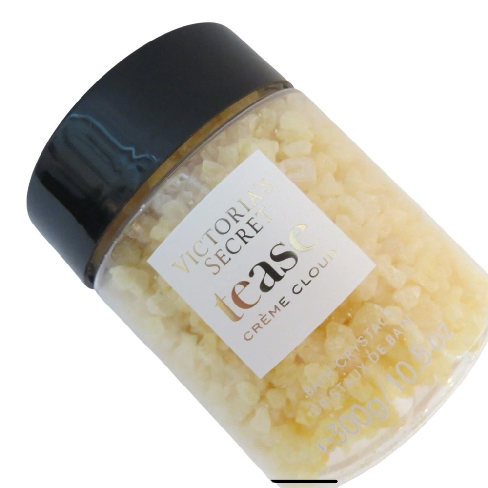 Victoria’s Secret Tease Creme cloud bath crystals 10.5 oz